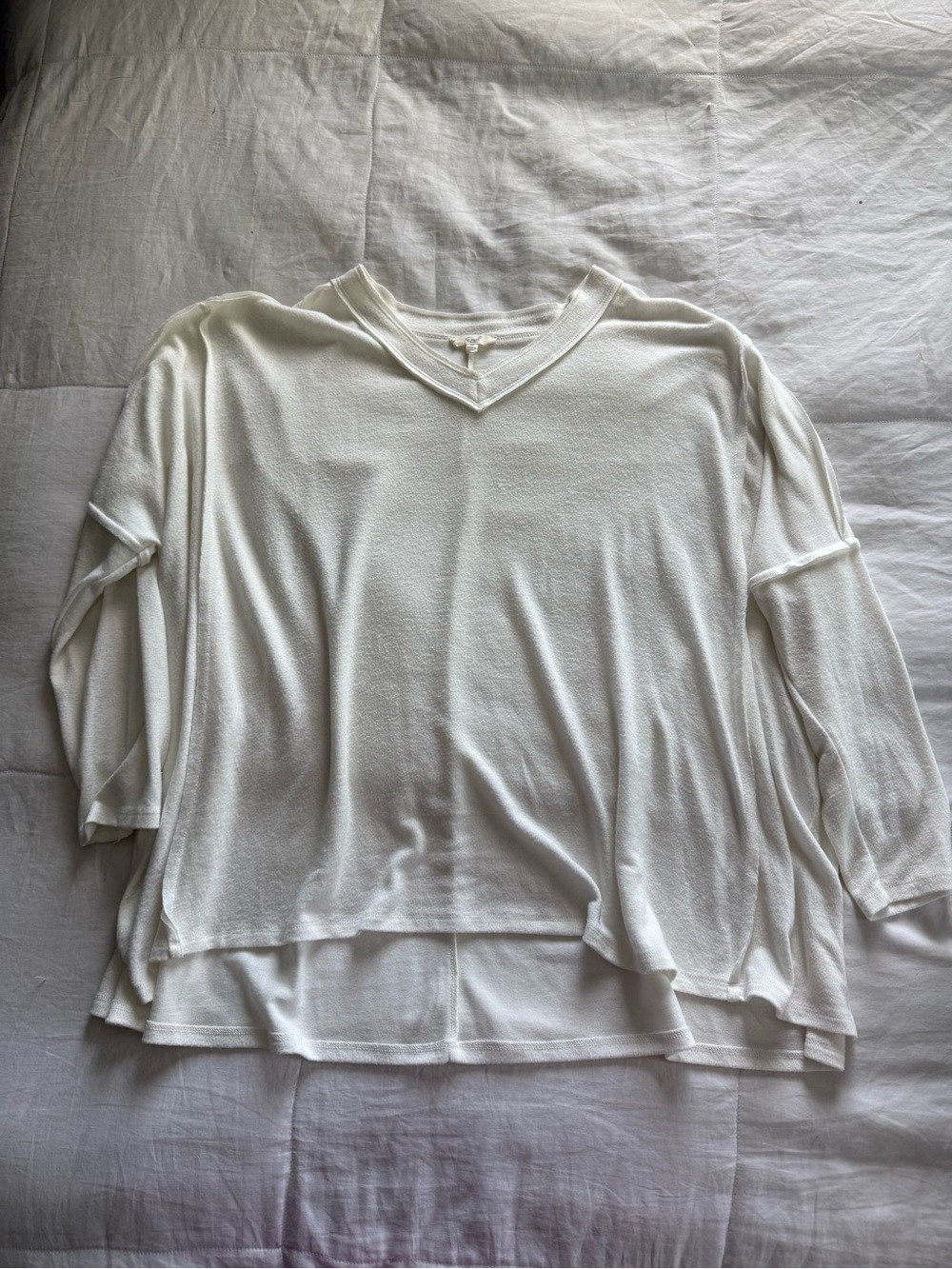 easel Cream V-Neck Knit Top